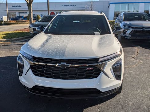 New 2026 Chevrolet Trax RS w/ Driver Confidence Package image 2