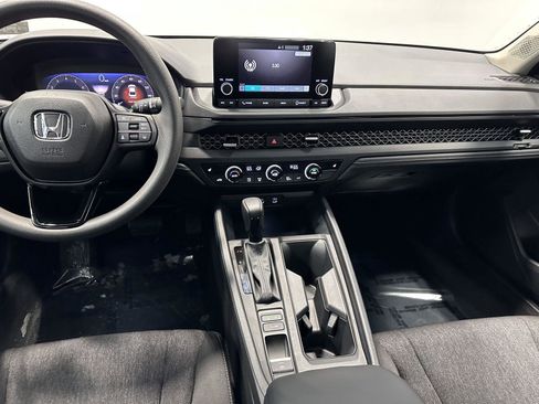 Certified 2025 Honda Accord SE image 22