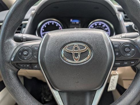 Used 2018 Toyota Camry LE FWD image 27