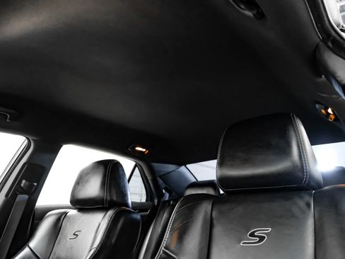 Used 2018 Chrysler 300 S AWD/4WD image 20