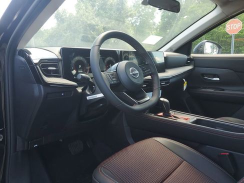 New 2025 Nissan Kicks SR AWD/4WD image 13