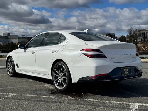 Used 2023 Genesis G70 2.0T image 4