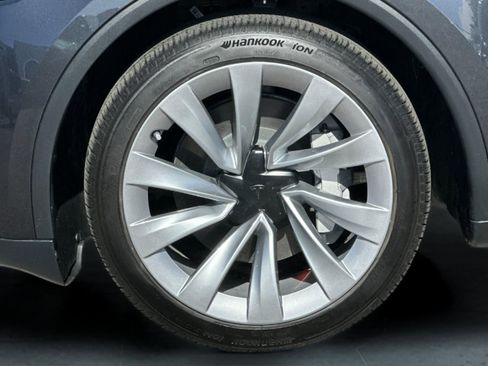 Used 2026 Tesla Model Y Long Range AWD/4WD image 24