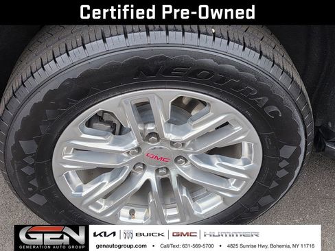 Used 2024 GMC Yukon SLT image 11