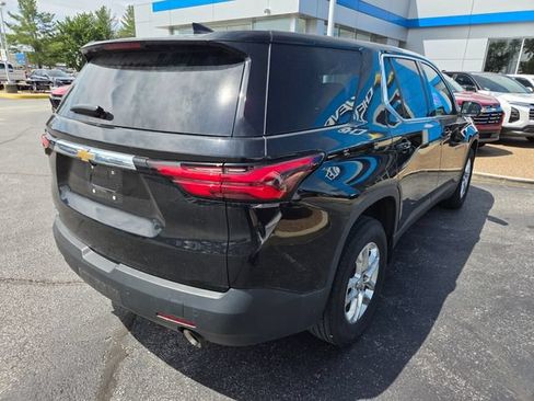 Used 2022 Chevrolet Traverse LS FWD image 5