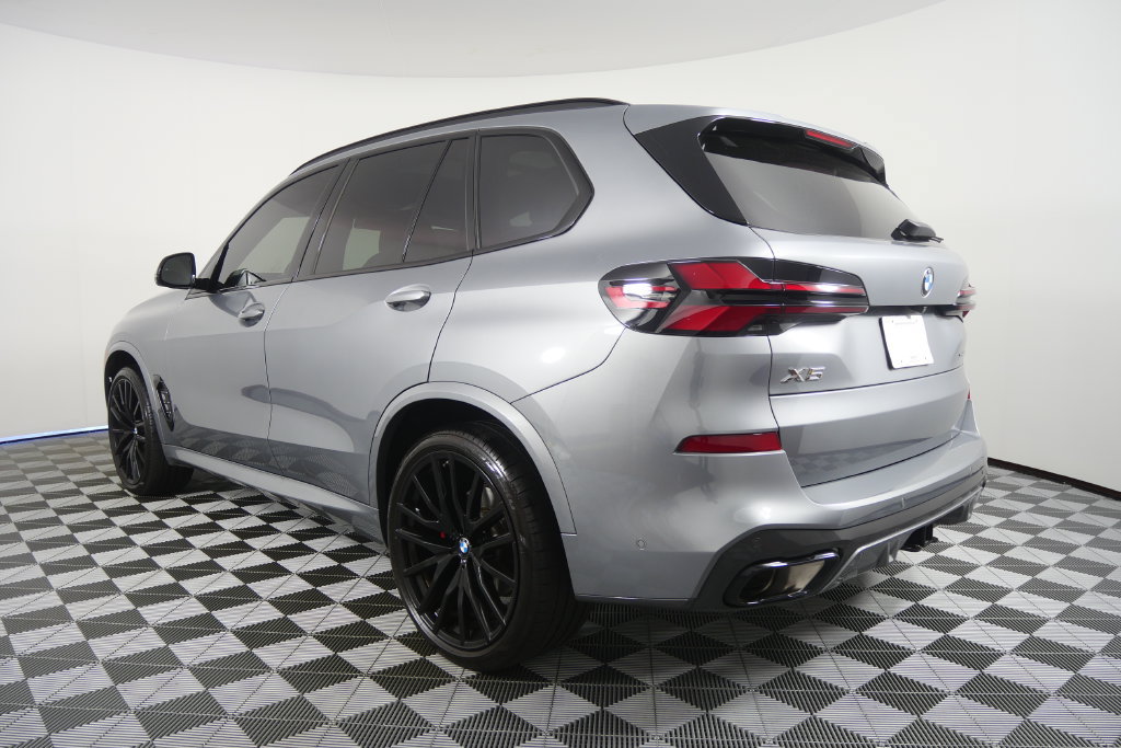 Certified 2024 BMW X5 xDrive40i w/ M Sport Package AWD/4WD image 6