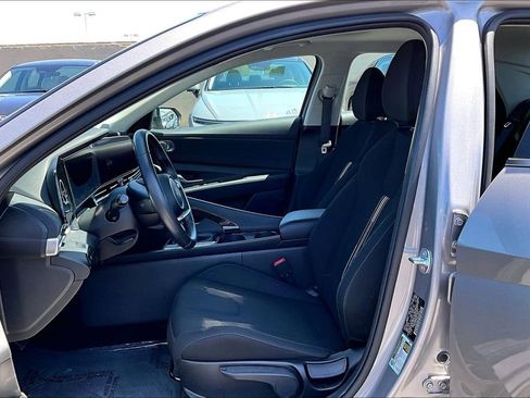 Certified 2025 Hyundai Elantra SEL FWD image 14