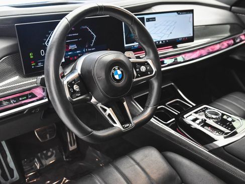 Used 2023 BMW 760i xDrive image 21