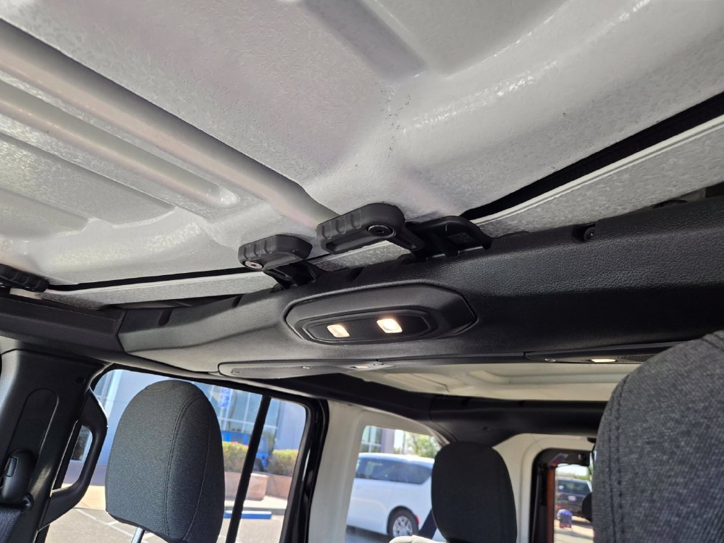 Used 2024 Jeep Wrangler Unlimited w/ Convenience Group AWD/4WD image 20