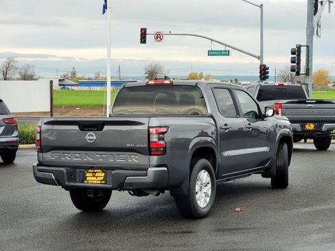 Used 2023 Nissan Frontier SV w/ Tow Package image 4