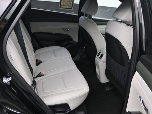 Certified 2025 Hyundai Tucson Limited AWD/4WD image 12