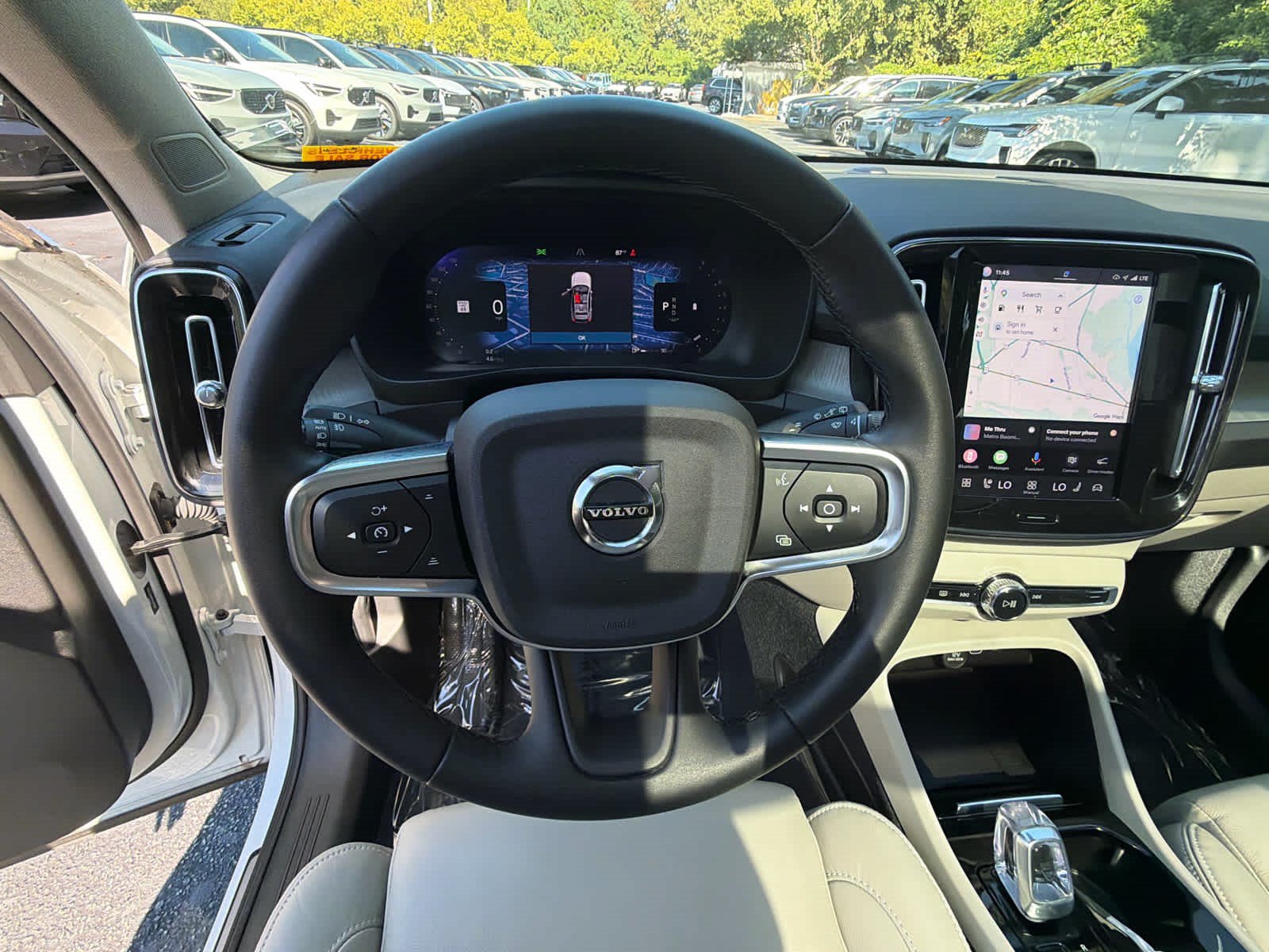 Used 2023 Volvo XC40 B5 Plus w/ Protection Package Premier AWD/4WD image 28