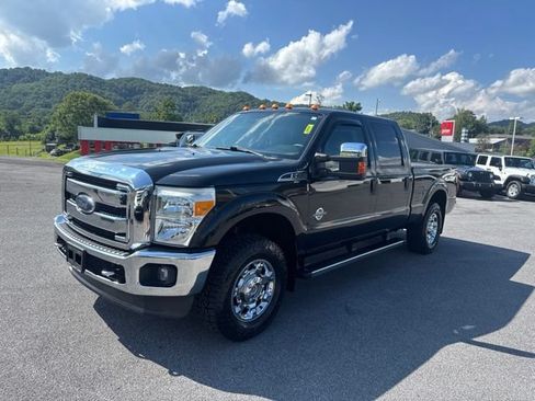 Used 2013 Ford F250 XLT w/ Chrome Pkg AWD/4WD image 4
