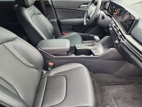 Certified 2026 Kia Sportage EX w/ EX Panorama Roof Package image 14