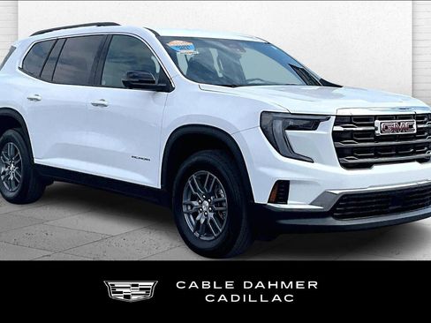 Used 2025 GMC Acadia Elevation image 1