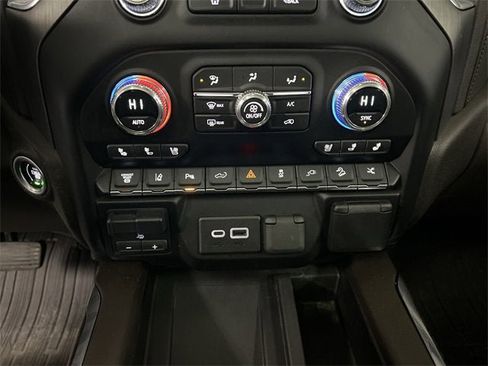 Certified 2023 GMC Sierra 2500 Denali w/ Denali Ultimate Package image 17