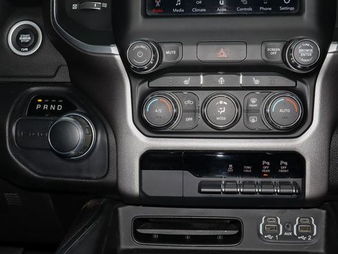 Used 2020 RAM 1500 Big Horn RWD image 23