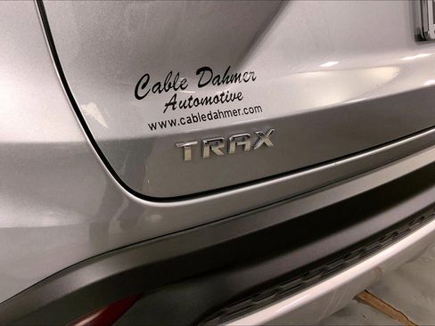 Used 2025 Chevrolet Trax LT w/ LT Convenience Package image 29