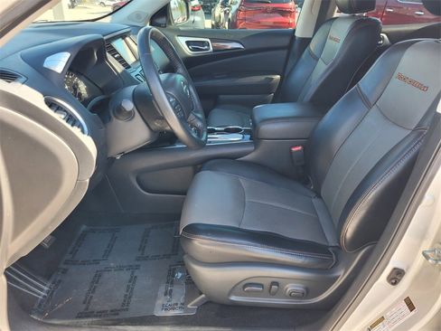 Used 2020 Nissan Pathfinder SL image 4