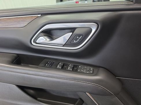 Used 2023 Chevrolet Tahoe Premier AWD/4WD image 22