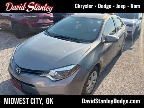 Used 2016 Toyota Corolla LE FWD image 1