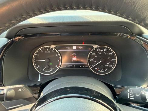 Used 2022 Nissan Pathfinder SL w/ SL Premium Package FWD image 18