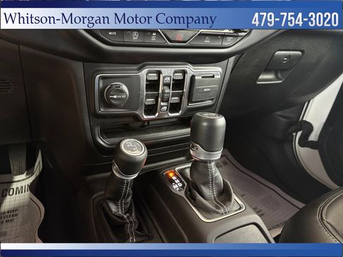 Used 2022 Jeep Wrangler Unlimited Sahara w/ Cold Weather Group AWD/4WD image 29