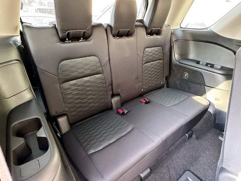 New 2025 Nissan Pathfinder S image 28