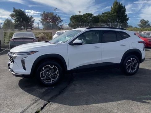 New 2026 Chevrolet Trax LT FWD image 4