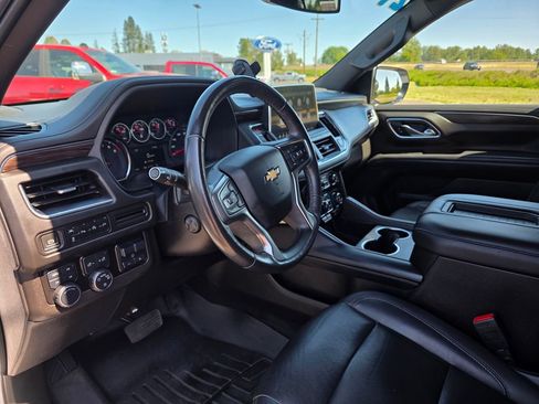 Used 2021 Chevrolet Suburban LT w/ LT Signature Package AWD/4WD image 9