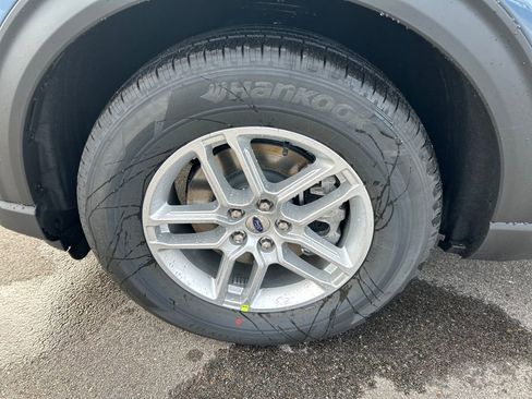 New 2026 Ford Explorer Active w/ Active Comfort Package image 9