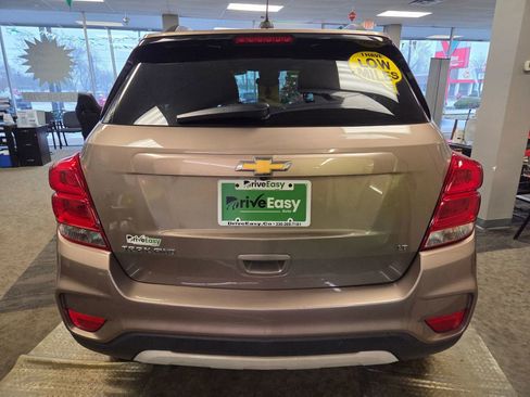 Used 2018 Chevrolet Trax LT w/ Sun & Sound Package image 13