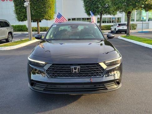 Used 2025 Honda Accord SE image 4