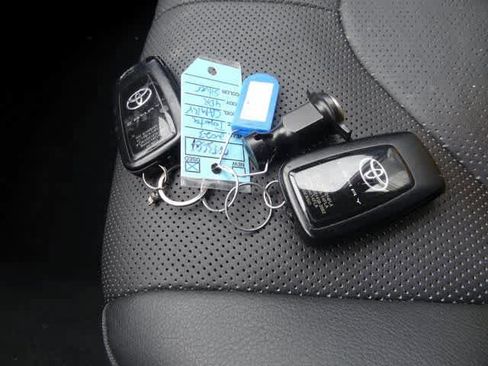 Used 2023 Toyota Camry XSE w/ Navigation Package image 37