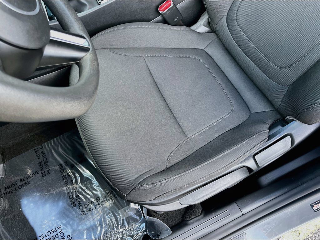Used 2025 Hyundai Tucson SE FWD image 18
