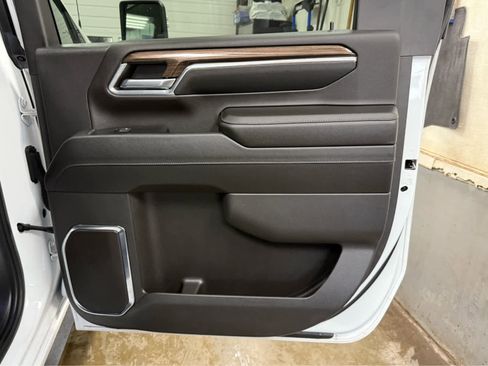 Used 2024 Chevrolet Silverado 2500 LT image 27