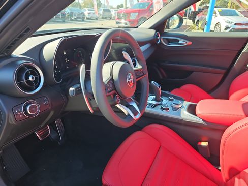 New 2025 Alfa Romeo Giulia w/ Veloce Package Rwd image 11