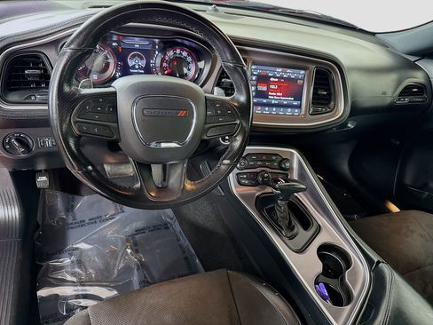 Used 2022 Dodge Challenger GT w/ Plus Package image 17