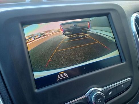 Used 2021 Chevrolet Equinox LT image 15