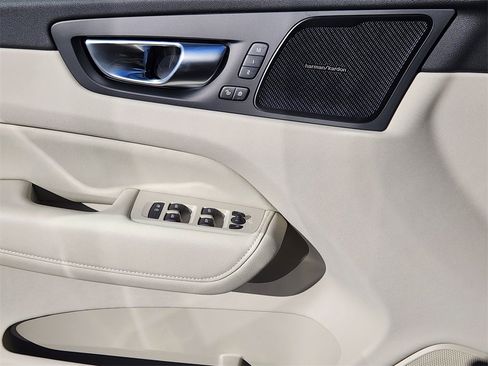 New 2026 Volvo XC60 B5 Ultra w/ Climate Package image 12