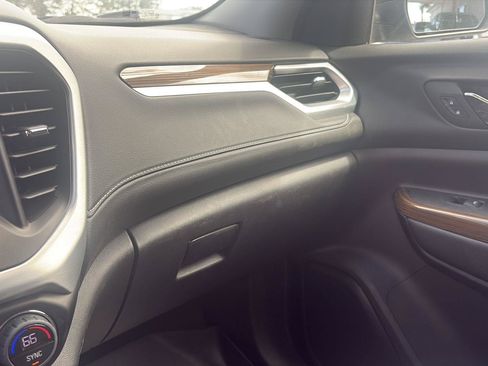 Used 2023 GMC Acadia SLE w/ Elevation Edition FWD image 21