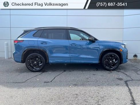 New 2026 Volkswagen Tiguan SE R-Line image 5