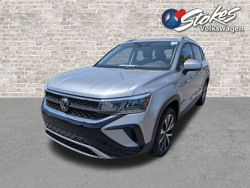 Certified 2023 Volkswagen Taos SE w/ Panoramic Sunroof Package FWD image 8