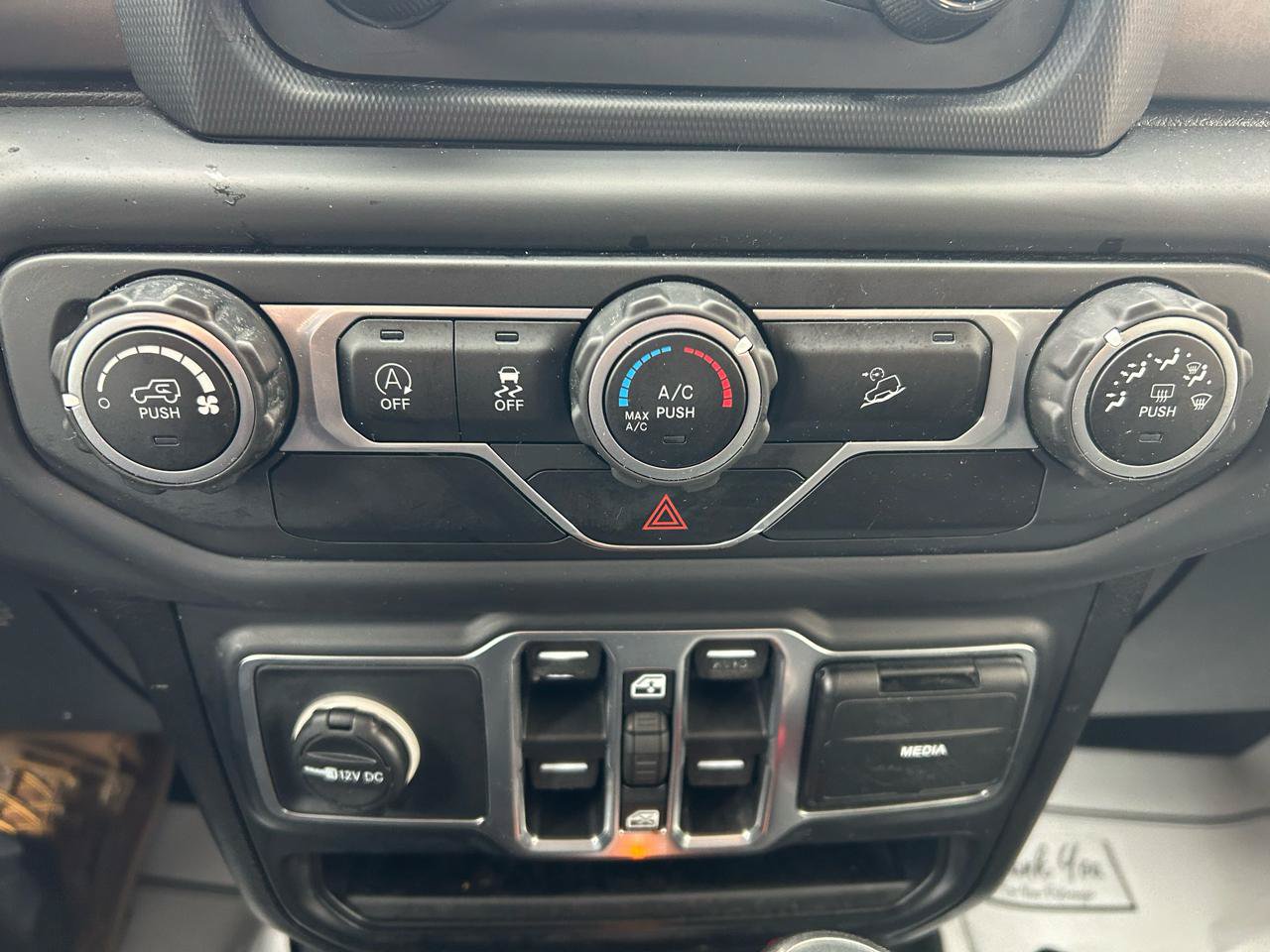 Used 2018 Jeep Wrangler Unlimited Sport S AWD/4WD image 24