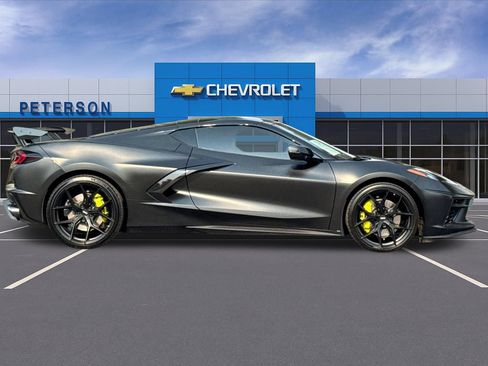 Used 2023 Chevrolet Corvette Stingray Premium Cpe w/ Z51 Performance Package RWD image 3