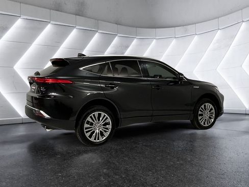 Used 2021 Toyota Venza XLE w/ Softex Package AWD/4WD image 2