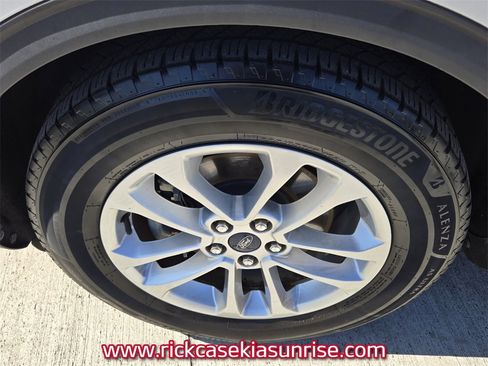 Used 2020 Ford Escape SE image 10