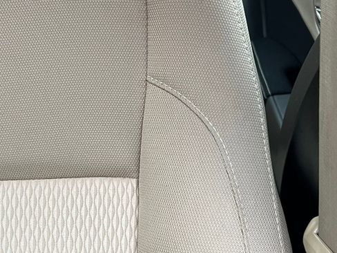 Used 2014 Toyota Corolla LE image 10