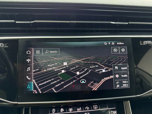 Used 2019 Audi Q8 Premium Plus w/ Premium Plus AWD/4WD image 27