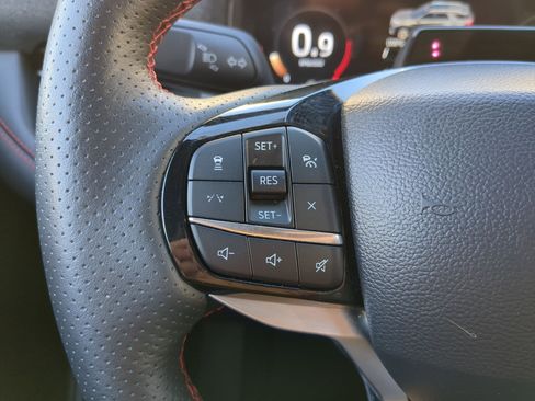 Used 2025 Ford Explorer ST-Line w/ ST-Line Street Pack image 19